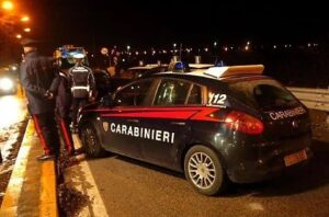 SANT’ANASTASIA. Il paradosso del rispetto. Prima picchia la compagna poi chiede “rispetto” ai carabinieri intervenuti, rei di aver chiesto il documento alla vittima. 35enne in carcere per tentata rapina e lesioni