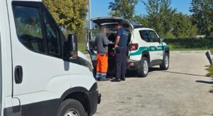 TERRA DEI FUOCHI.Controlli ambientali a Gricignano di Aversa: monitorati quattro impianti rifiuti e sequestrati camion privi di assicurazione
