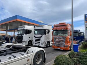 CAMPANIA. Carburanti, la protesta non si ferma: “Blocchi almeno fino al 27 ottobre”