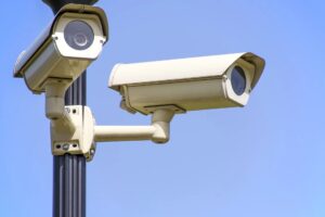 MUGNANO. Furti e degrado in via Sansone: la denuncia dell’opposizione e il paradosso della telecamera