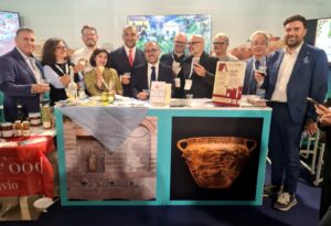 ATTUALITÀ. Grande successo per la Città Metropolitana di Napoli alla BMTA di Paestum con il progetto «Adotta un bene archeologico»: dai visori 3D alle ‘degustazioni dei territori’ per un’esperienza immersiva